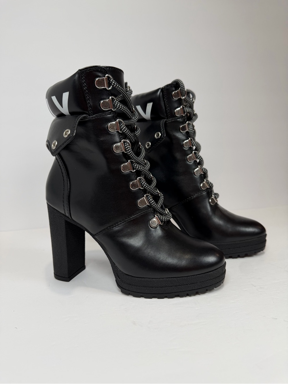 DKNYC Black Lace-Up Block Heel Ankle Boots with Fold-Over Cuff 5.5M‎